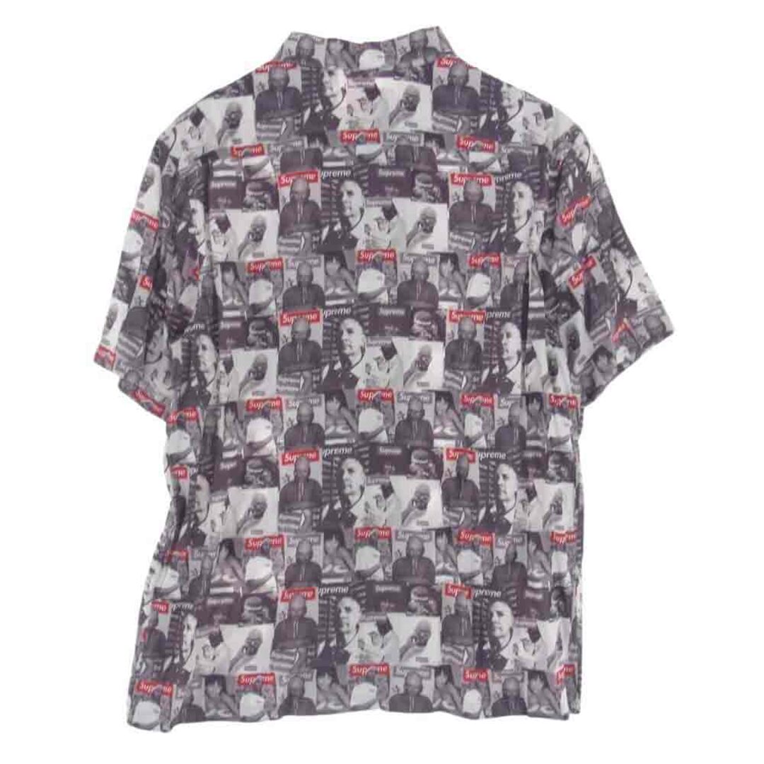 Supreme(シュプリーム)のSupreme シュプリーム ダウンジャケット 23SS magazine s/s shirt マルチカラー 総柄 シャツ グレー系 M【中古】 メンズのジャケット/アウター(その他)の商品写真