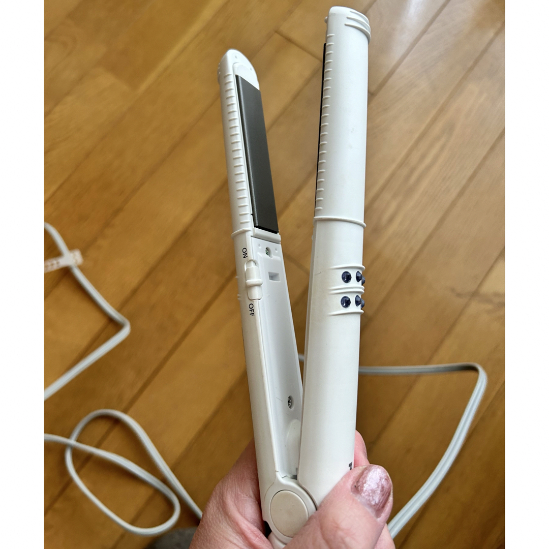 Panasonic(パナソニック)のパナソニック ヘアーアイロン ミニコテ 2Way 白 EH-HW13-W スマホ/家電/カメラの美容/健康(ヘアアイロン)の商品写真