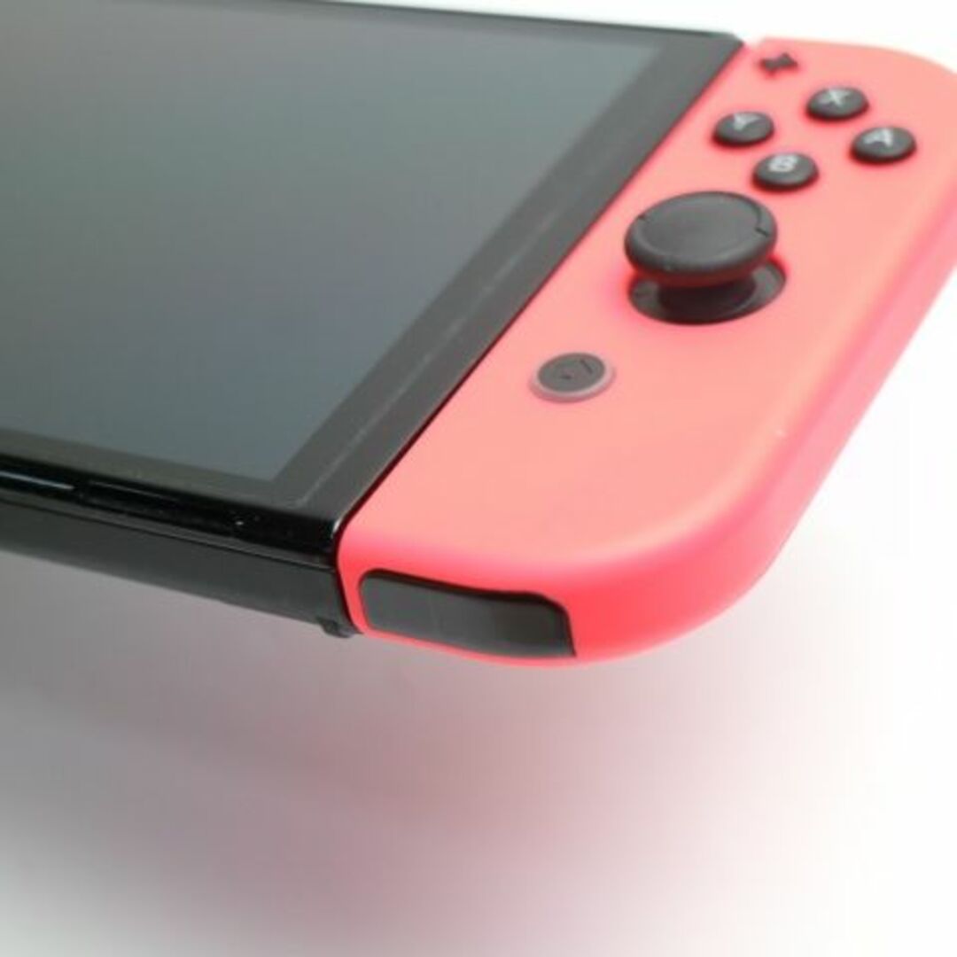 Nintendo Switch(ニンテンドースイッチ)の新品同様 Nintendo Switch 有機ELモデル   M111 エンタメ/ホビーのゲームソフト/ゲーム機本体(携帯用ゲーム機本体)の商品写真