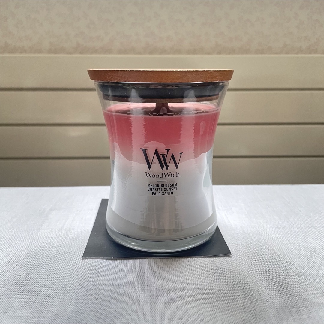 【新品・未使用】Wood Wick ウッドウィック アロマキャンドル コスメ/美容のリラクゼーション(キャンドル)の商品写真