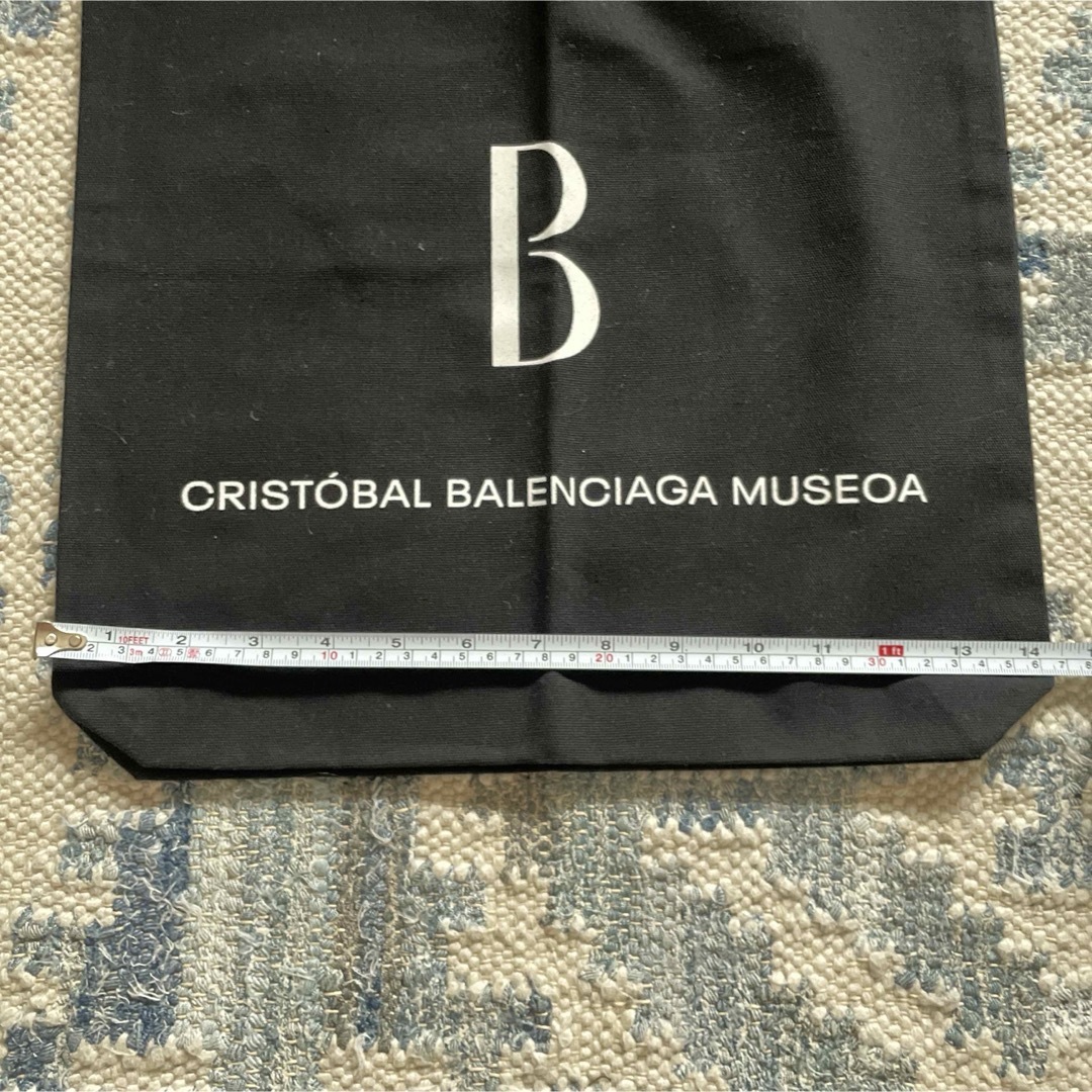 Balenciaga(バレンシアガ)のBALENCIAGA 美術館限定 ロゴ入り トートバッグ レディースのバッグ(トートバッグ)の商品写真