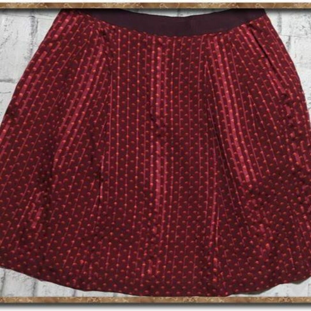 MARC BY MARC JACOBS(マークバイマークジェイコブス)のマークバイマークジェイコブス　水玉シルクスカート　赤 レディースのスカート(ミニスカート)の商品写真