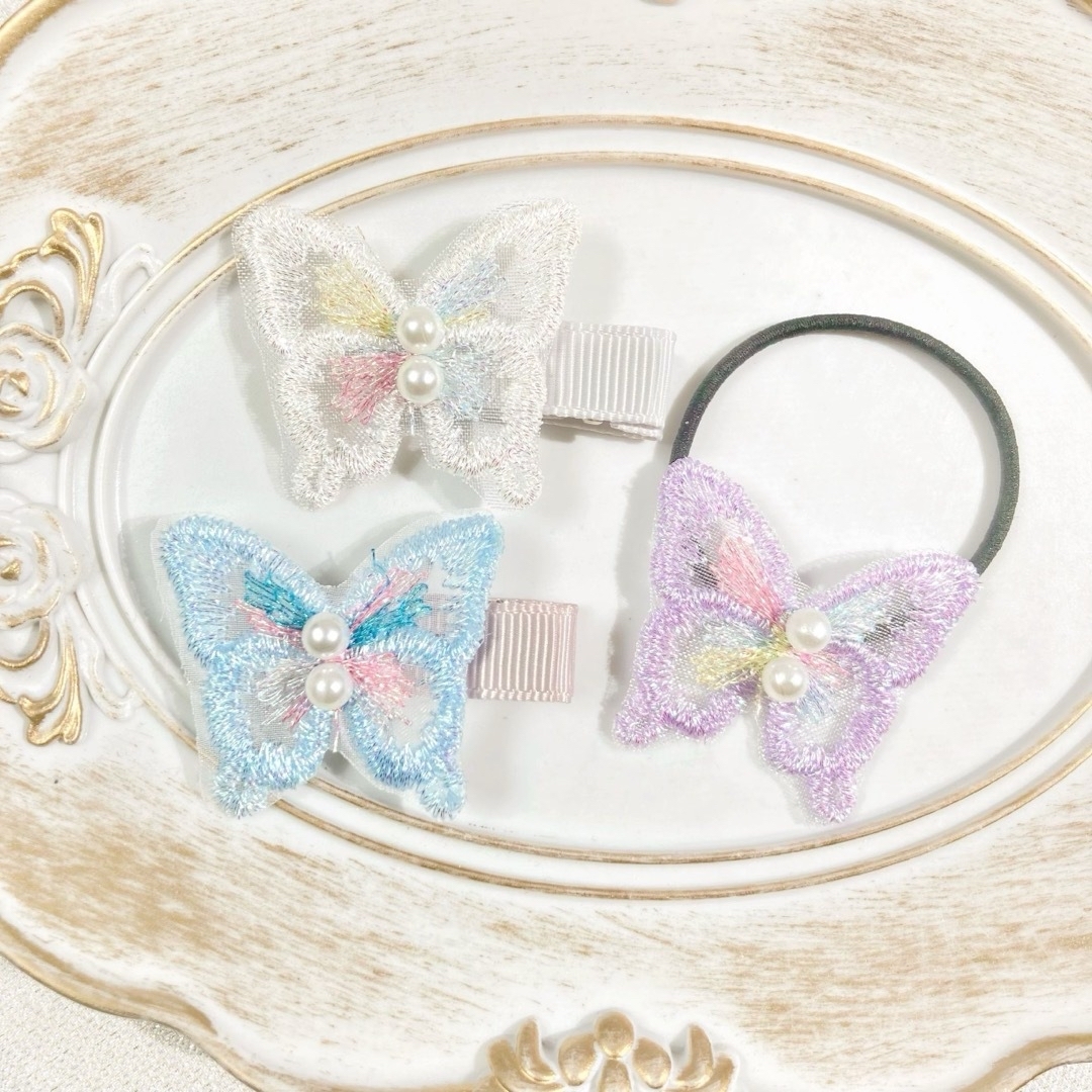 【ButterflyꕤNo.01】きらきらパールバタフライ♥全7色♥各¥300 ハンドメイドのキッズ/ベビー(ファッション雑貨)の商品写真