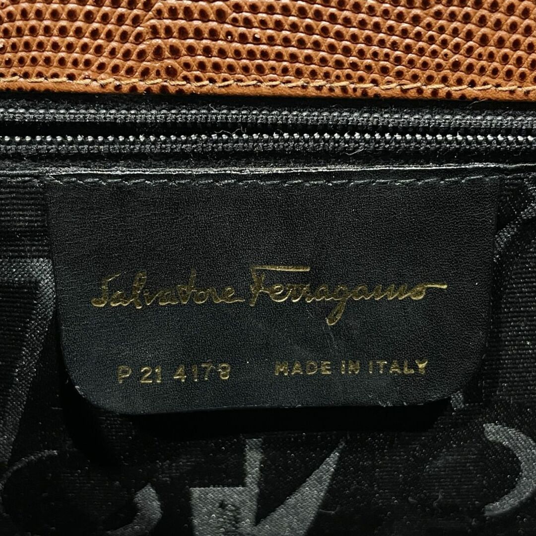 Salvatore Ferragamo(サルヴァトーレフェラガモ)のSalvatore Ferragamo ハンドバッグ ヴァラ リボン ヴィンテージ 型押し P21 4179 レザー レディースのバッグ(ハンドバッグ)の商品写真