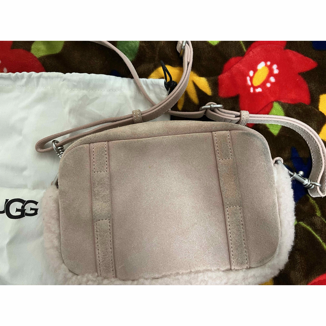 UGG ショルダーバッグ レディースのバッグ(ショルダーバッグ)の商品写真
