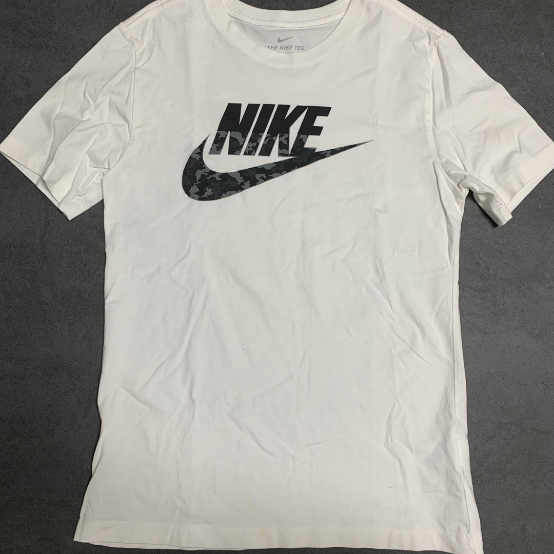 NIKE(ナイキ)のNIKE Tシャツ　M メンズのトップス(Tシャツ/カットソー(半袖/袖なし))の商品写真