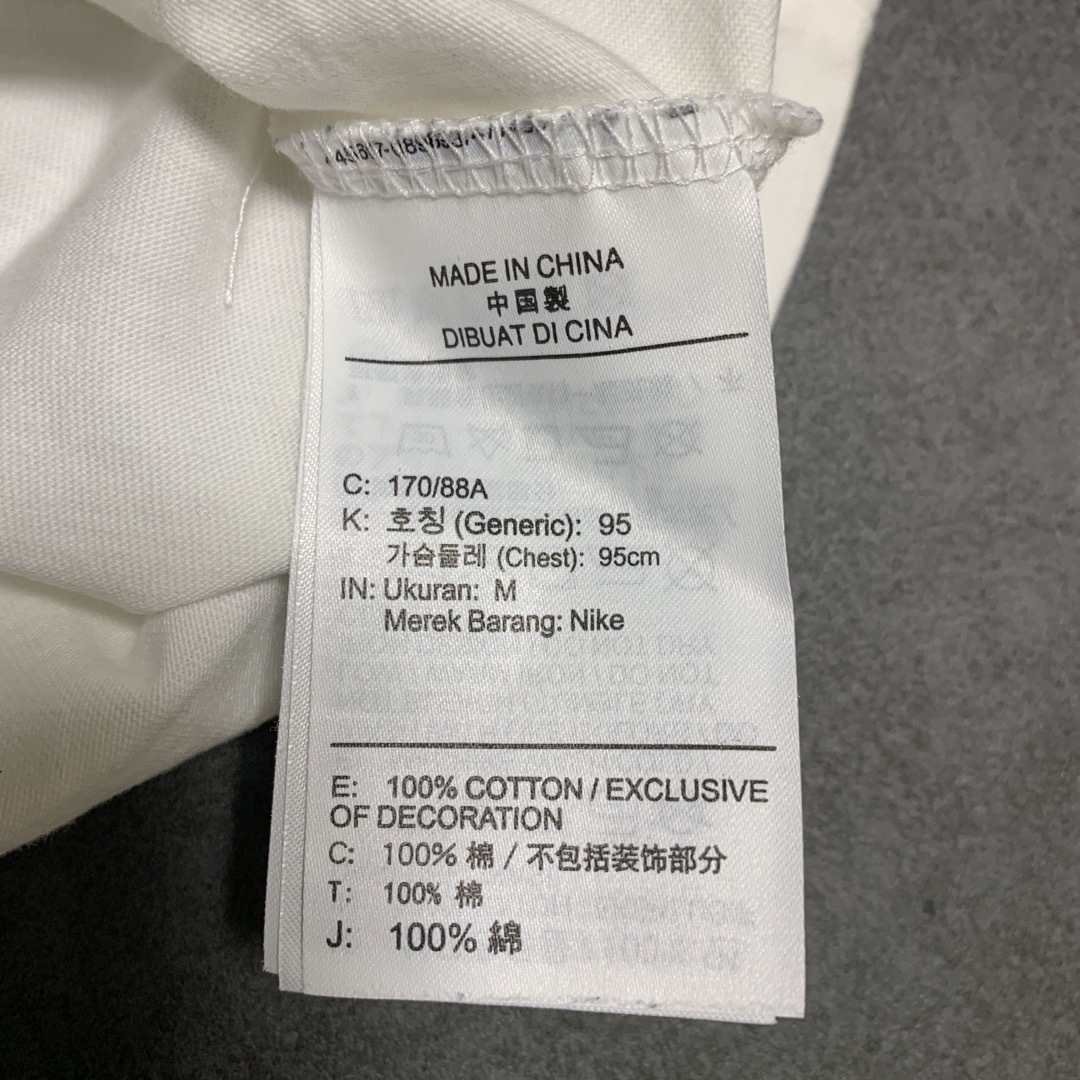 NIKE(ナイキ)のNIKE Tシャツ　M メンズのトップス(Tシャツ/カットソー(半袖/袖なし))の商品写真