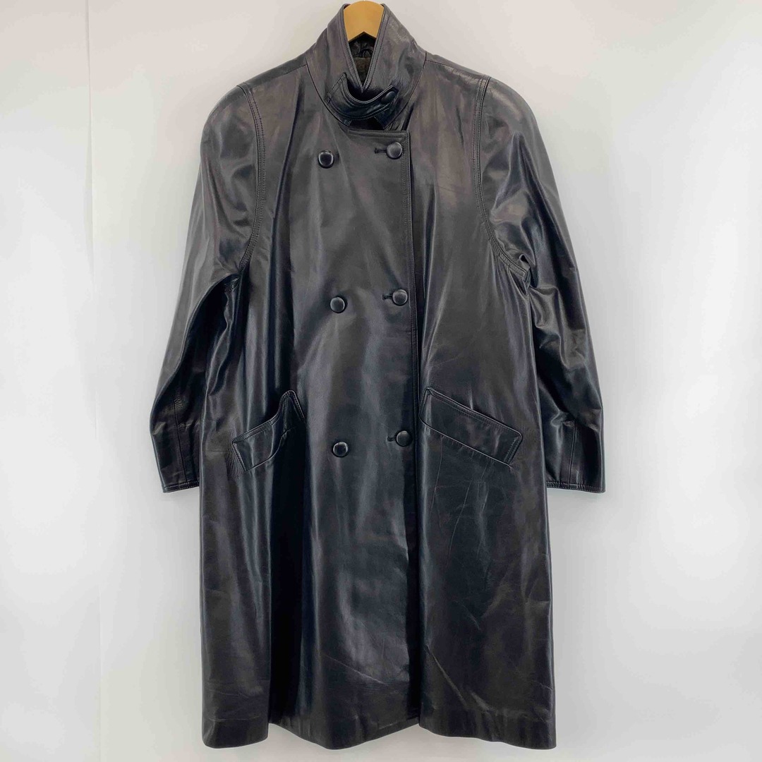 M・O・N　　KURONO　牛革100％　裏地ペーズリー柄　日本製　黒　肩パットあり　  レディース レザーサイズL レディースのジャケット/アウター(ロングコート)の商品写真