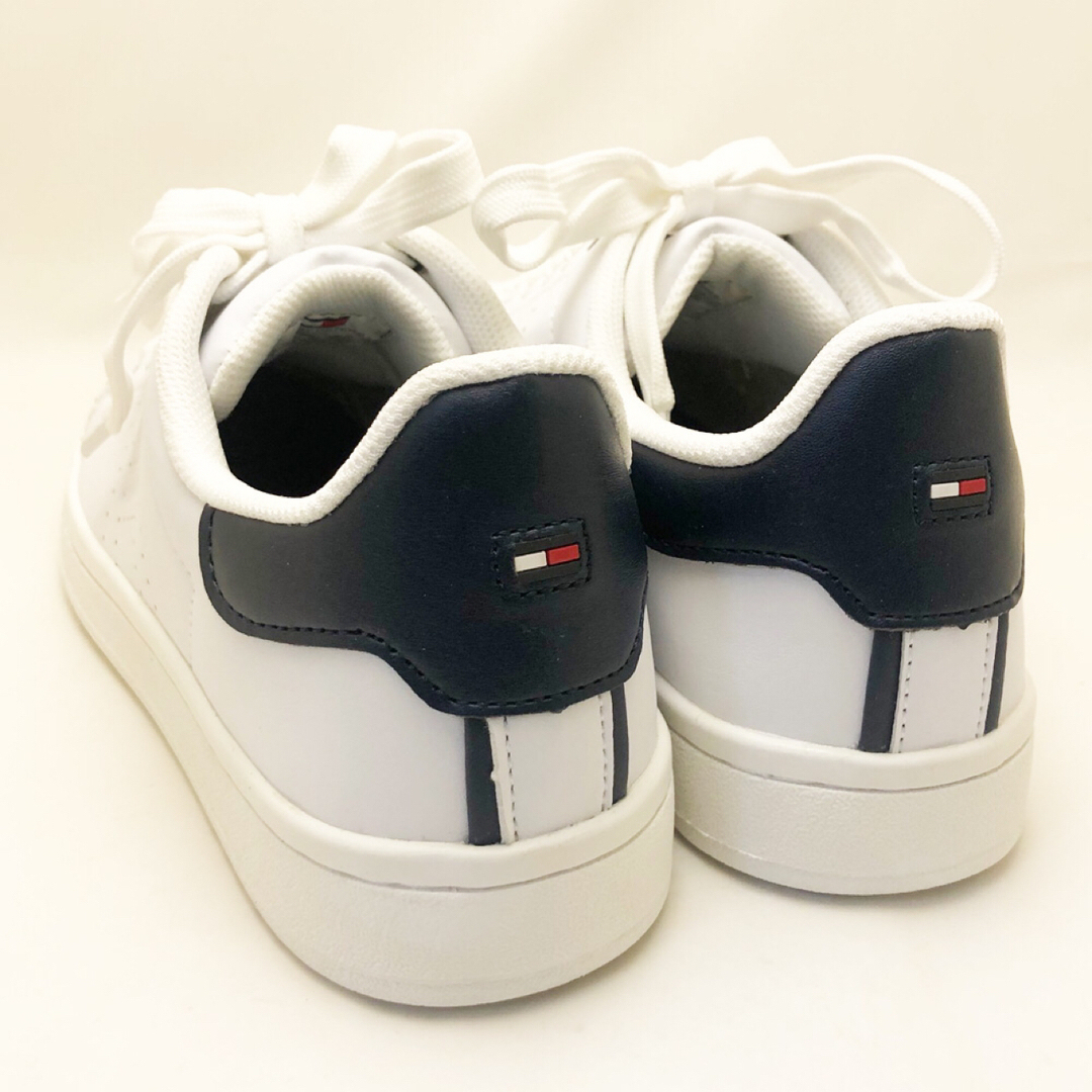 TOMMY HILFIGER(トミーヒルフィガー)の新品 トミーヒルフィガー スニーカー LISTON ホワイト 25.5cm メンズの靴/シューズ(スニーカー)の商品写真