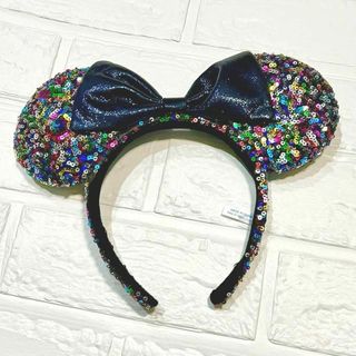 ディズニー(Disney)のディズニー　ミニー　カチューシャ　スパンコール　カラフル(小道具)