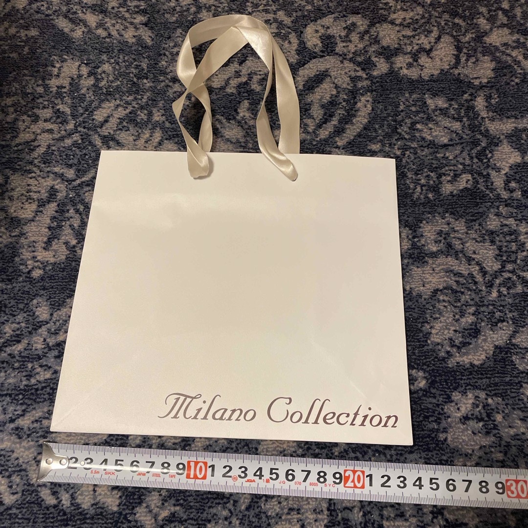 Milano Collection（kanebo）(ミラノコレクション)のミラノコレクション　紙袋 レディースのバッグ(ショップ袋)の商品写真