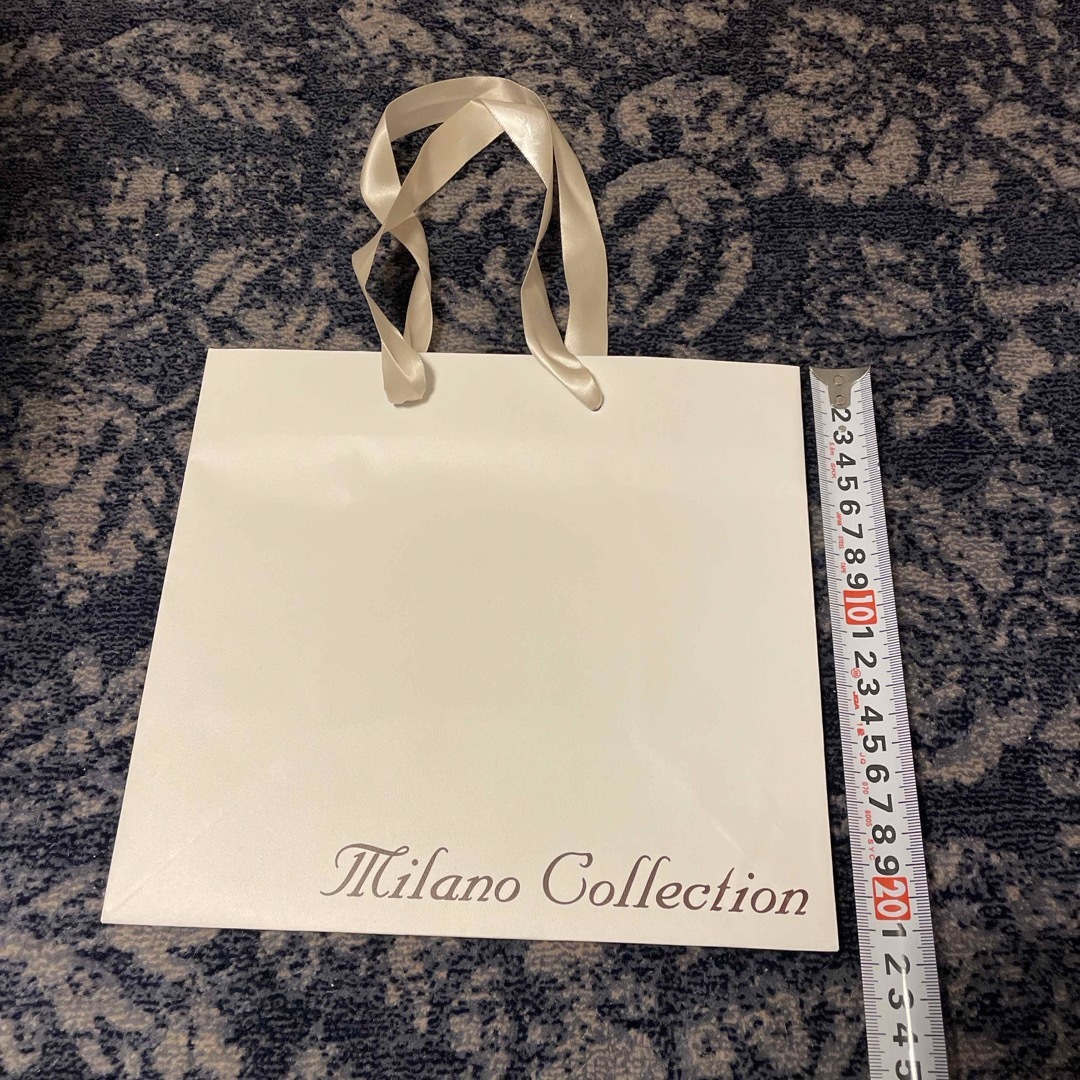 Milano Collection（kanebo）(ミラノコレクション)のミラノコレクション　紙袋 レディースのバッグ(ショップ袋)の商品写真