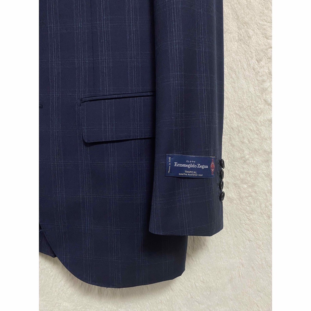 Ermenegildo Zegna(エルメネジルドゼニア)の【新品】春夏物 エルメネジルドゼニア生地 メンズ スーツ Y7 L 紺 チェック メンズのスーツ(セットアップ)の商品写真