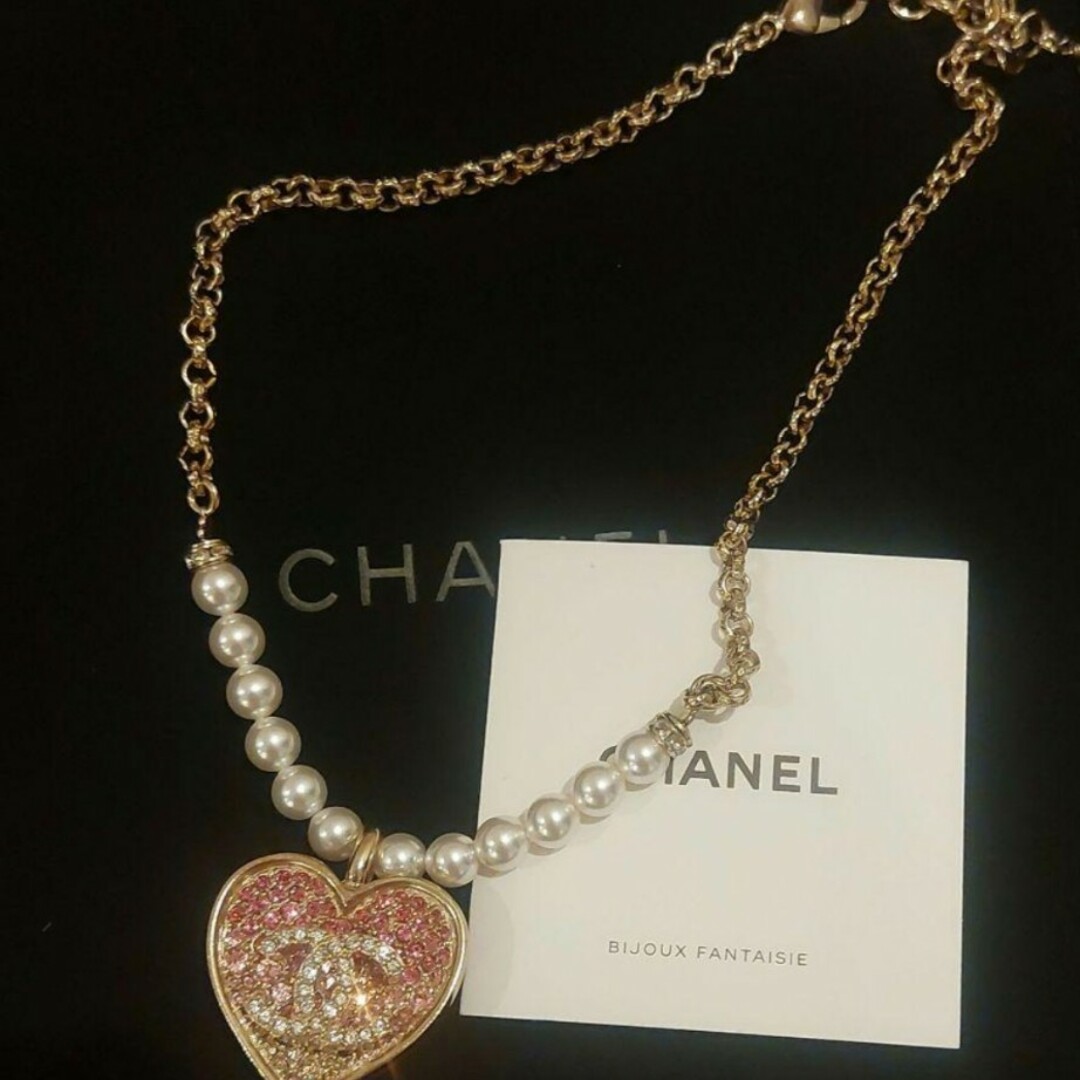 CHANEL(シャネル)のCHANEL♡パールハートネックレス レディースのアクセサリー(ネックレス)の商品写真