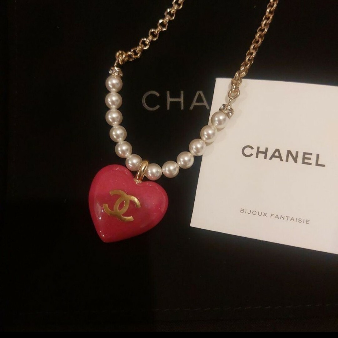 CHANEL(シャネル)のCHANEL♡パールハートネックレス レディースのアクセサリー(ネックレス)の商品写真