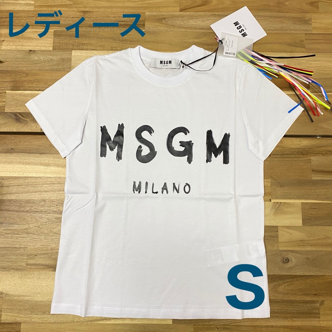 MSGM(エムエスジイエム)の新品　MSGM レディース 半袖 ホワイト 白　ロゴTシャツ　半袖　プレゼント レディースのトップス(Tシャツ(半袖/袖なし))の商品写真