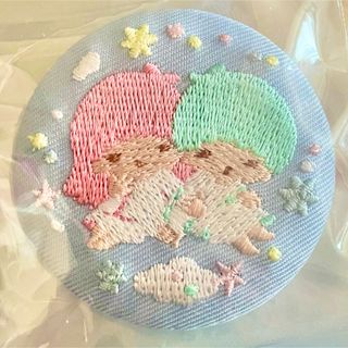 リトルツインスターズ(リトルツインスターズ)のキキララ　リトルツインスターズ　サンリオキャラクターズ 刺繍缶バッジビスケット(バッジ/ピンバッジ)