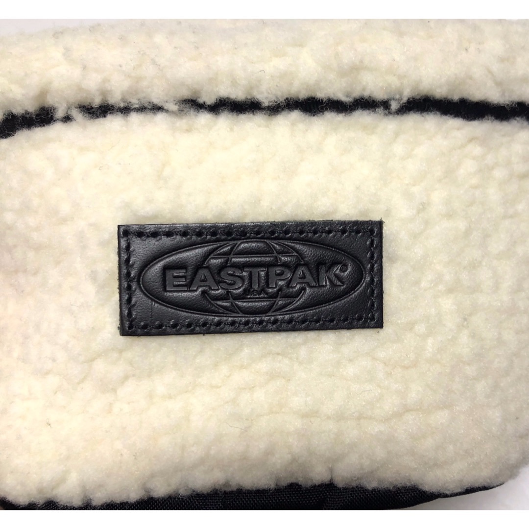 EASTPAK(イーストパック)のeastpak イーストパック 2403111 ボア ホワイト　ウエストポーチ レディースのバッグ(ボディバッグ/ウエストポーチ)の商品写真