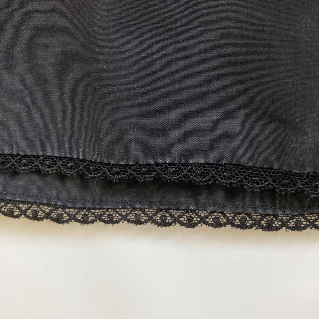apuntob　アプントビー コットン 裾レース　プルオーバー　黒 レディースのトップス(シャツ/ブラウス(長袖/七分))の商品写真