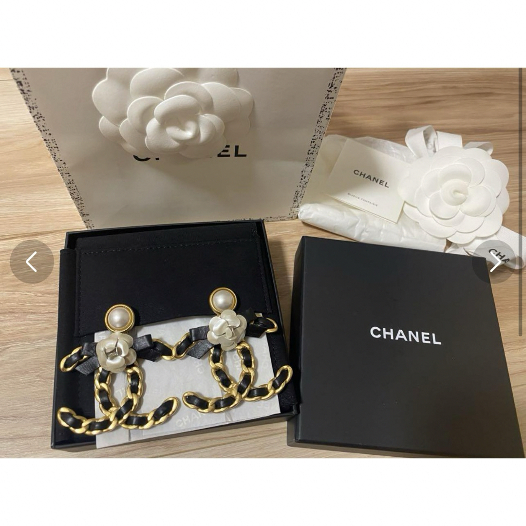 CHANEL(シャネル)の超豪華　シャネル　イヤリング　ココマーク　カメリア　Chanel ピアス レディースのアクセサリー(ピアス)の商品写真