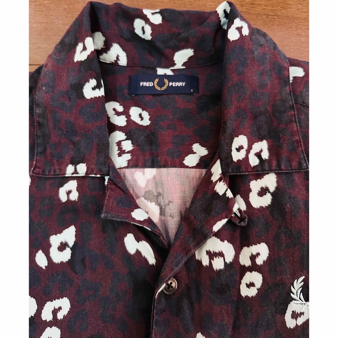 FRED PERRY(フレッドペリー)のフレッドペリー　半袖　柄シャツ　レオパード　ヒョウ S メンズのトップス(シャツ)の商品写真
