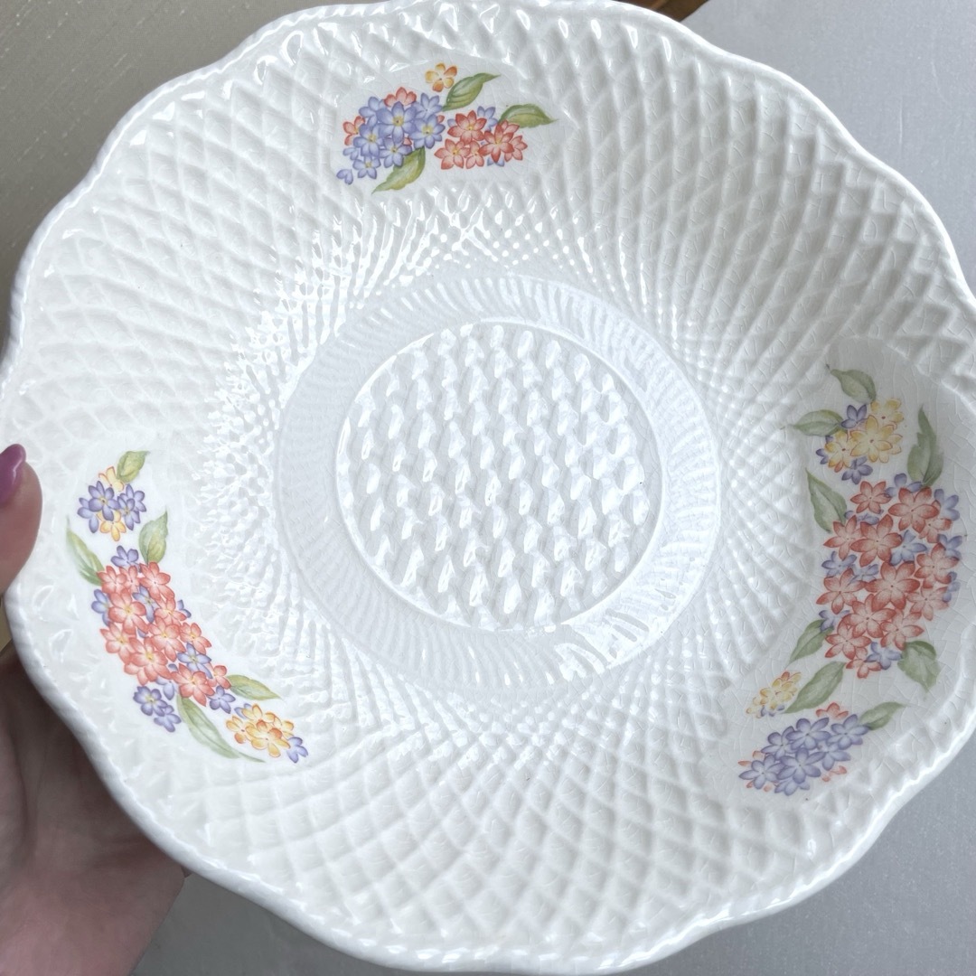 大皿　サラダボウル　パーティー　新品未使用品　食器　深皿　ホワイト　花柄　可愛い