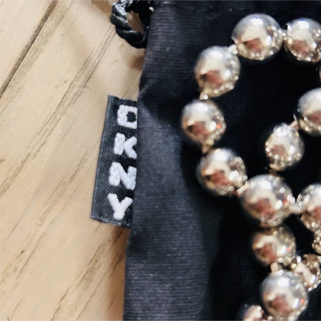DKNY(ダナキャランニューヨーク)のDKNY ベルト　ダナキャランニューヨーク　チェーンベルト　保存袋付き レディースのファッション小物(ベルト)の商品写真