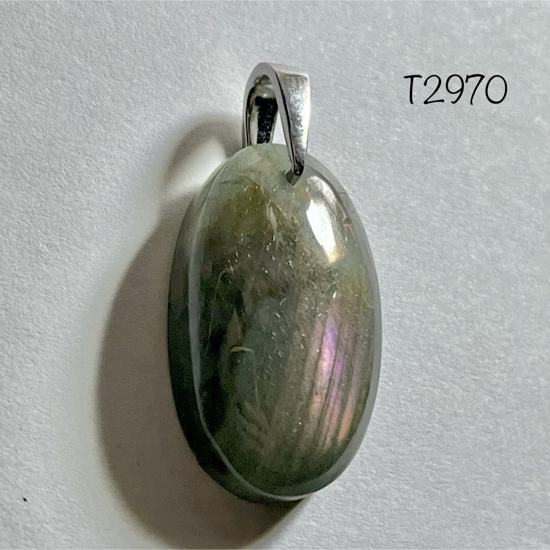 天然石 パープルラブラドライト ペンダントトップ （L） レディースのアクセサリー(ネックレス)の商品写真