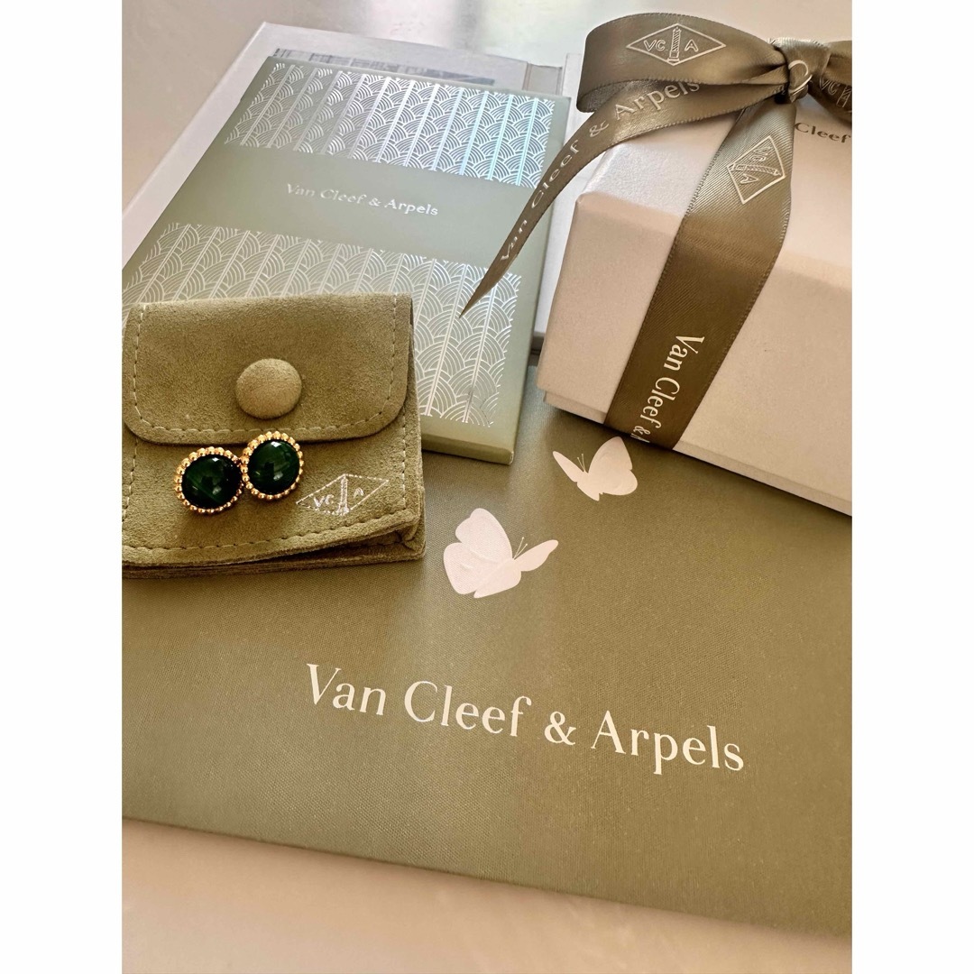 Van Cleef & Arpels(ヴァンクリーフアンドアーペル)のヴァンクリーフ&アーペル　ペルレクルールピアス　マラカイト レディースのアクセサリー(ピアス)の商品写真