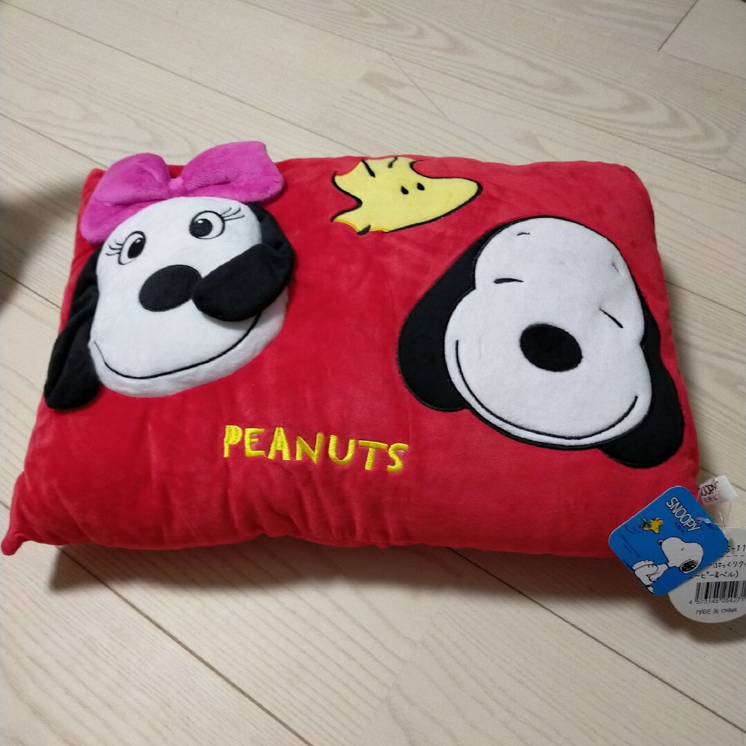 SNOOPY(スヌーピー)のスヌーピー　枕 エンタメ/ホビーのおもちゃ/ぬいぐるみ(キャラクターグッズ)の商品写真