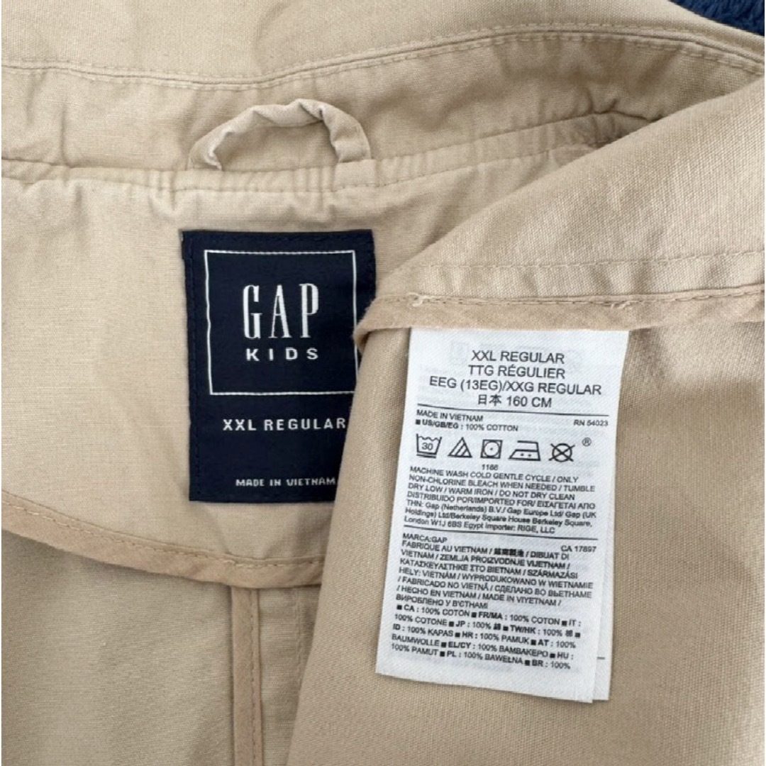 GAP Kids(ギャップキッズ)の最終価格！【160サイズ】GapKids 160サイズ ベージュトレンチコート キッズ/ベビー/マタニティのキッズ服女の子用(90cm~)(コート)の商品写真