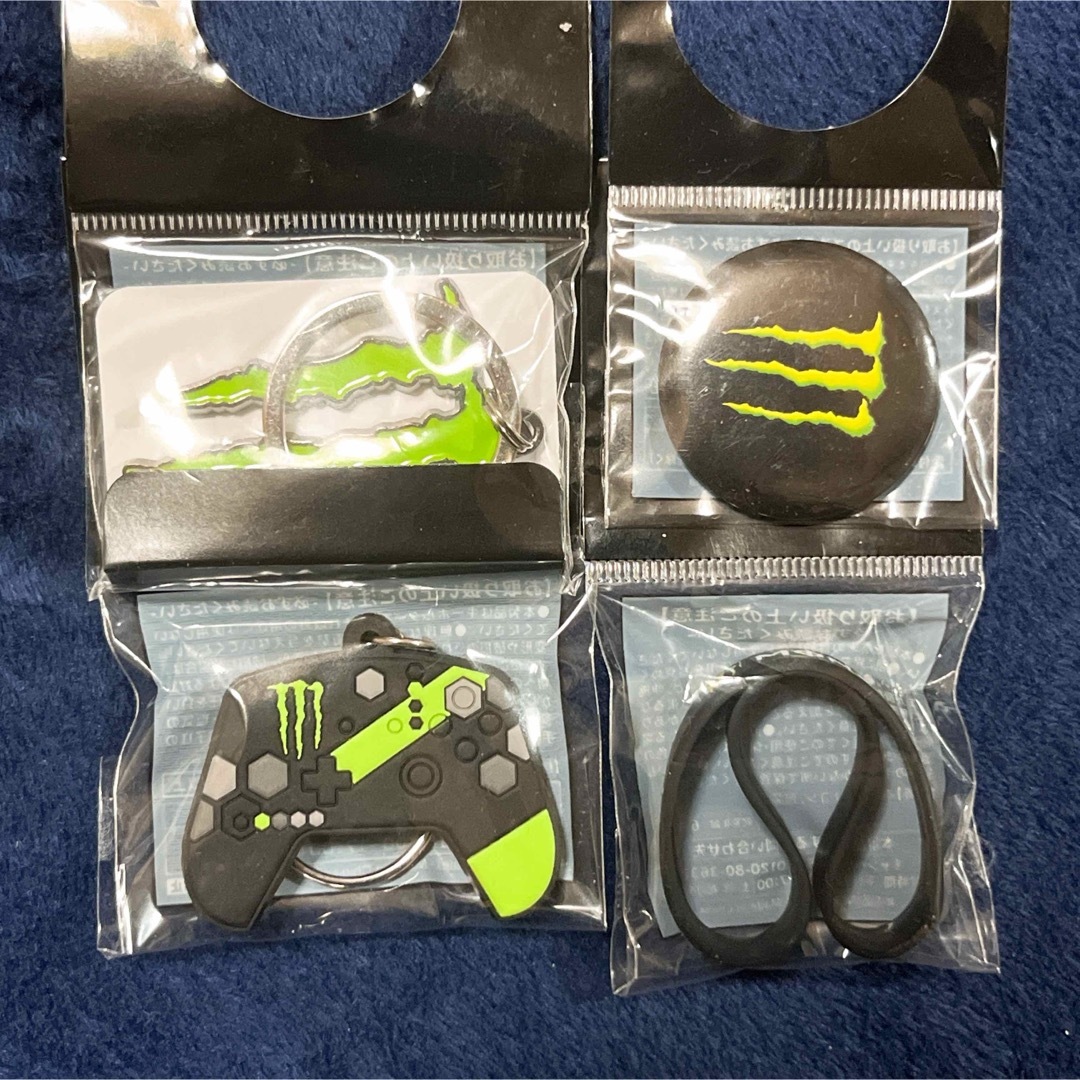 Monster Energy(モンスターエナジー)の【未開封品】セブン限定 モンスター グッズ まとめ売り メンズのアクセサリー(ブレスレット)の商品写真