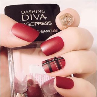 DASHING DIVA(ダッシングディバ)の★限定完売★㉟ダッシングディバ マジックプレス スリムフィットシリーズ2種💅 コスメ/美容のネイル(つけ爪/ネイルチップ)の商品写真