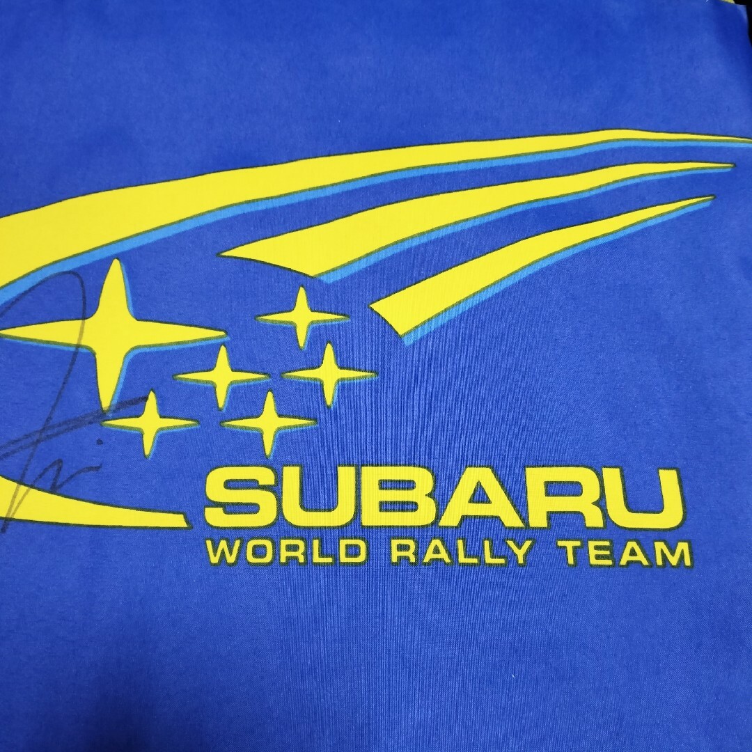 スバル(スバル)のWRC スバル ワールドラリーチーム 旗バナー 新井敏弘選手サイン入り 自動車/バイクの自動車(その他)の商品写真