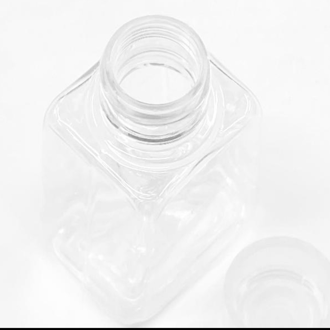 未開封　詰め替え容器　キーホルダー　タッセル　除菌ジェル　香水　タブレット　2個 ハンドメイドのファッション小物(バッグチャーム)の商品写真