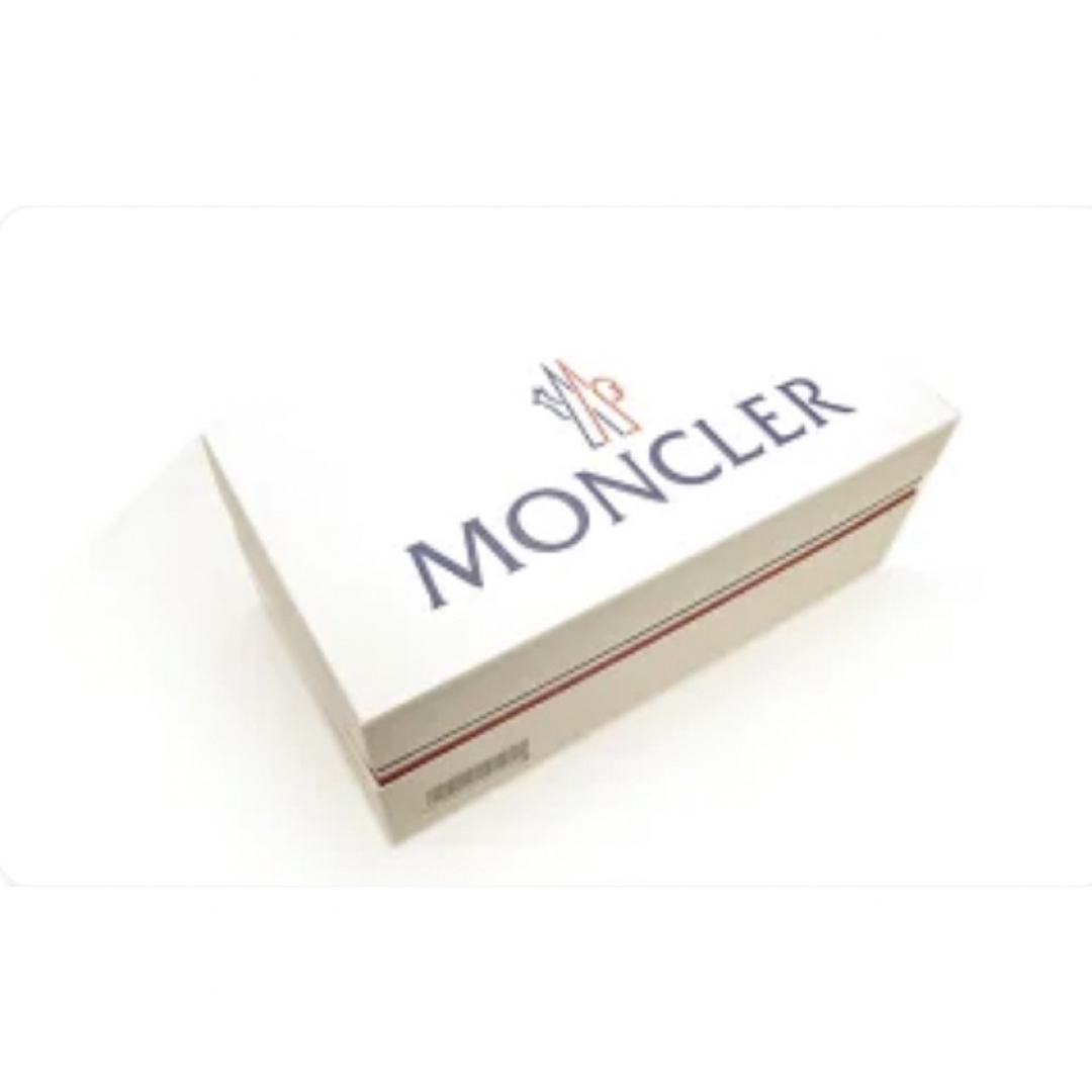 MONCLER(モンクレール)の【即完売】モンクレール シャワーサンダル 9A4C00010 M2559 999 メンズの靴/シューズ(サンダル)の商品写真