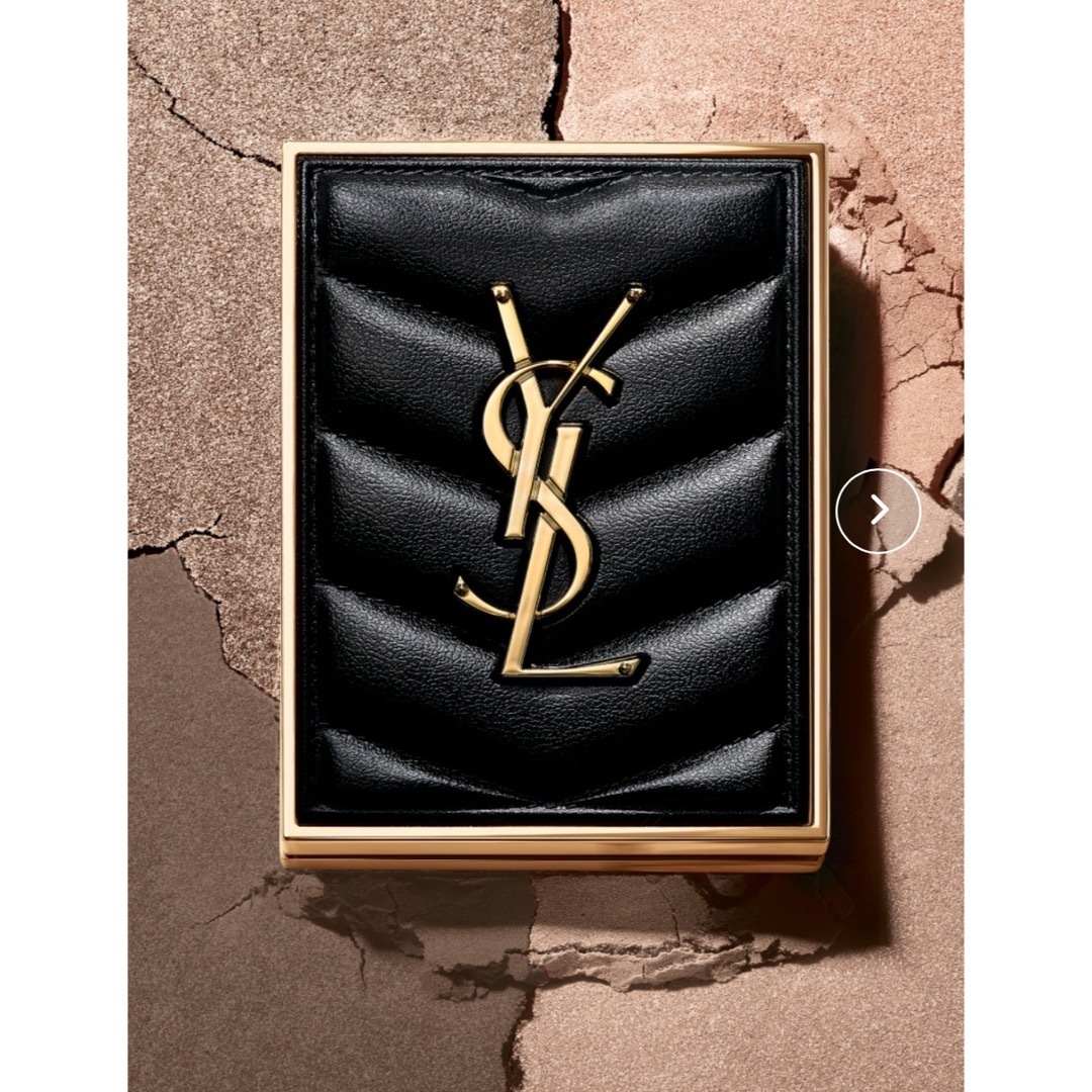 Yves Saint Laurent Beaute(イヴサンローランボーテ)のYves Saint Laurent Beauteクチュールミニクラッチ100 コスメ/美容のベースメイク/化粧品(アイシャドウ)の商品写真