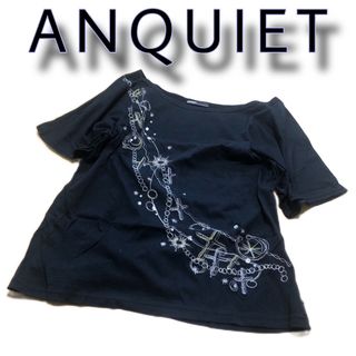 アンクワイエット(ANQUIET)の【ANQUIET】ビジュー刺繍カットソー Tシャツ オフショルダー(カットソー(半袖/袖なし))