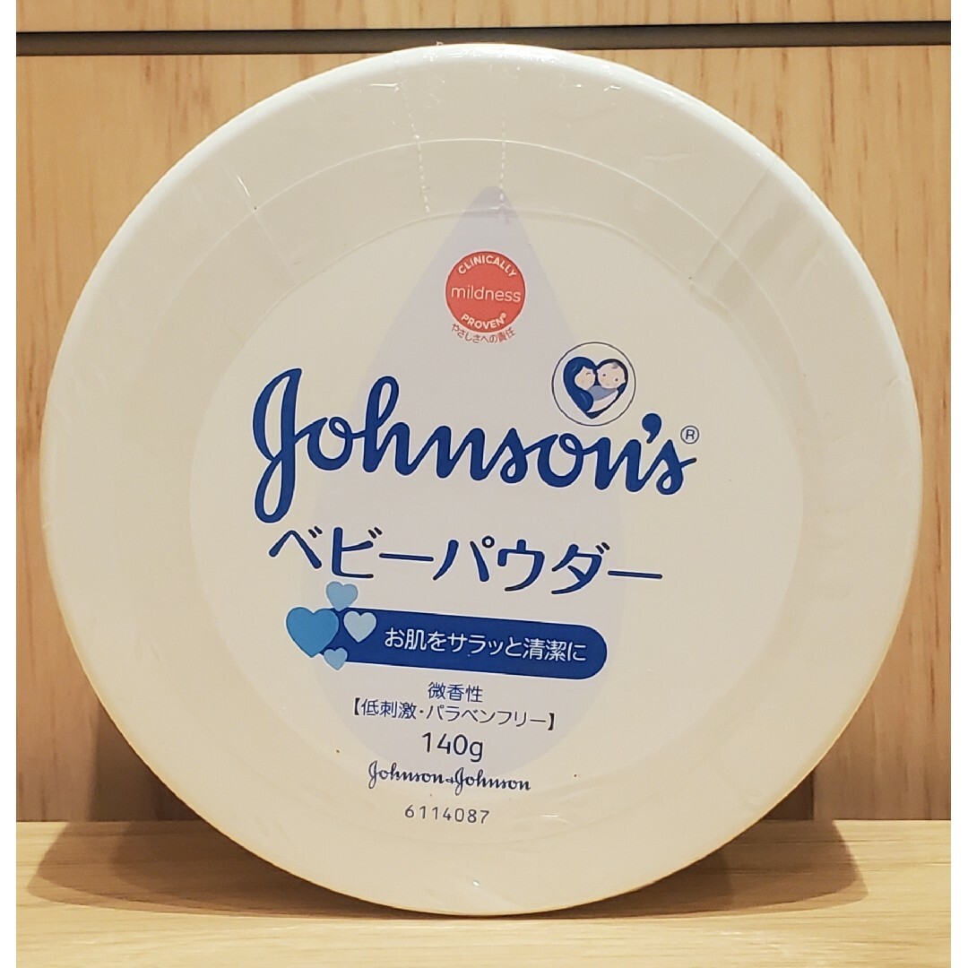 Johnson & Johnson(ジョンソンエンドジョンソン)の【新品】Johnson's ベビーパウダー  微香性  低刺激  パラベンフリー コスメ/美容のボディケア(ボディパウダー)の商品写真