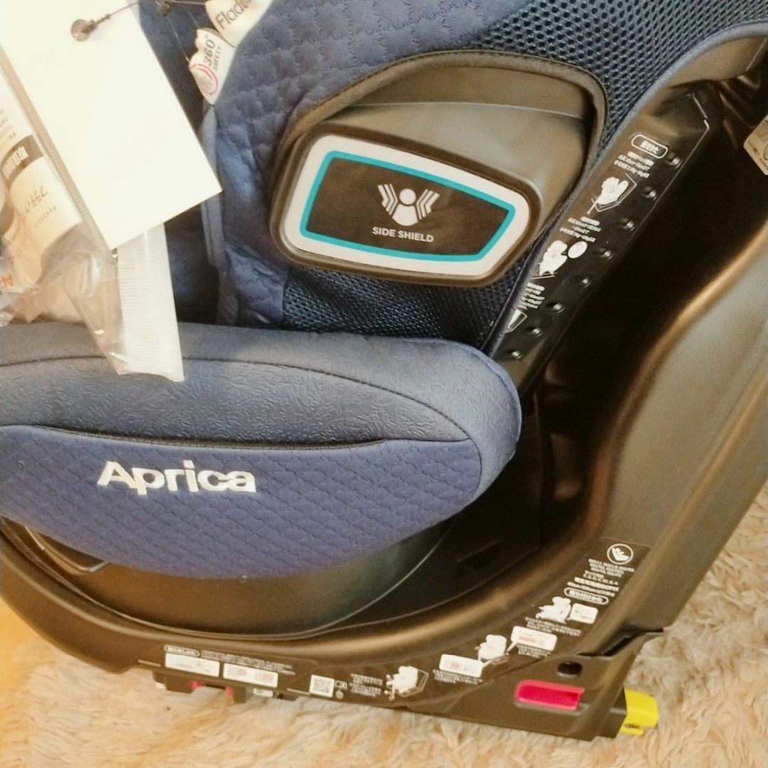 Aprica(アップリカ)のアップリカ フラディア グロウ ISOFIX 360°セーフティー  キッズ/ベビー/マタニティの外出/移動用品(自動車用チャイルドシート本体)の商品写真