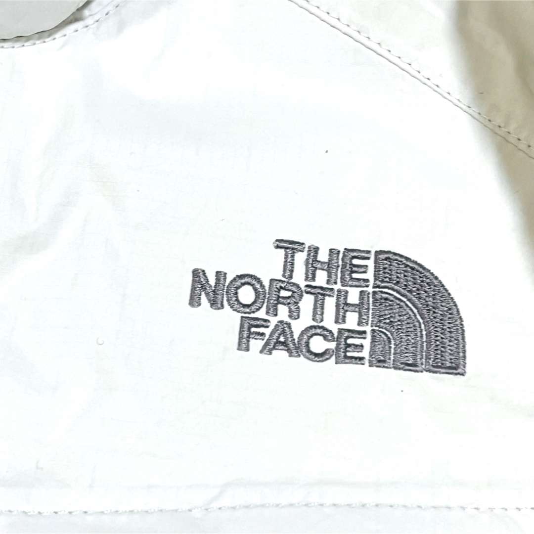 THE NORTH FACE(ザノースフェイス)の【ノースフェイス】マウンテンパーカー　ベルト付　HYVENTDT　白　M レディースのジャケット/アウター(ナイロンジャケット)の商品写真