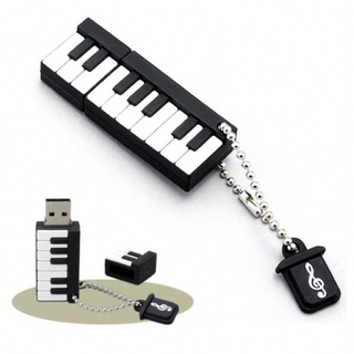 【新品未使用】音楽雑貨　ピアノ型USB(PC周辺機器)