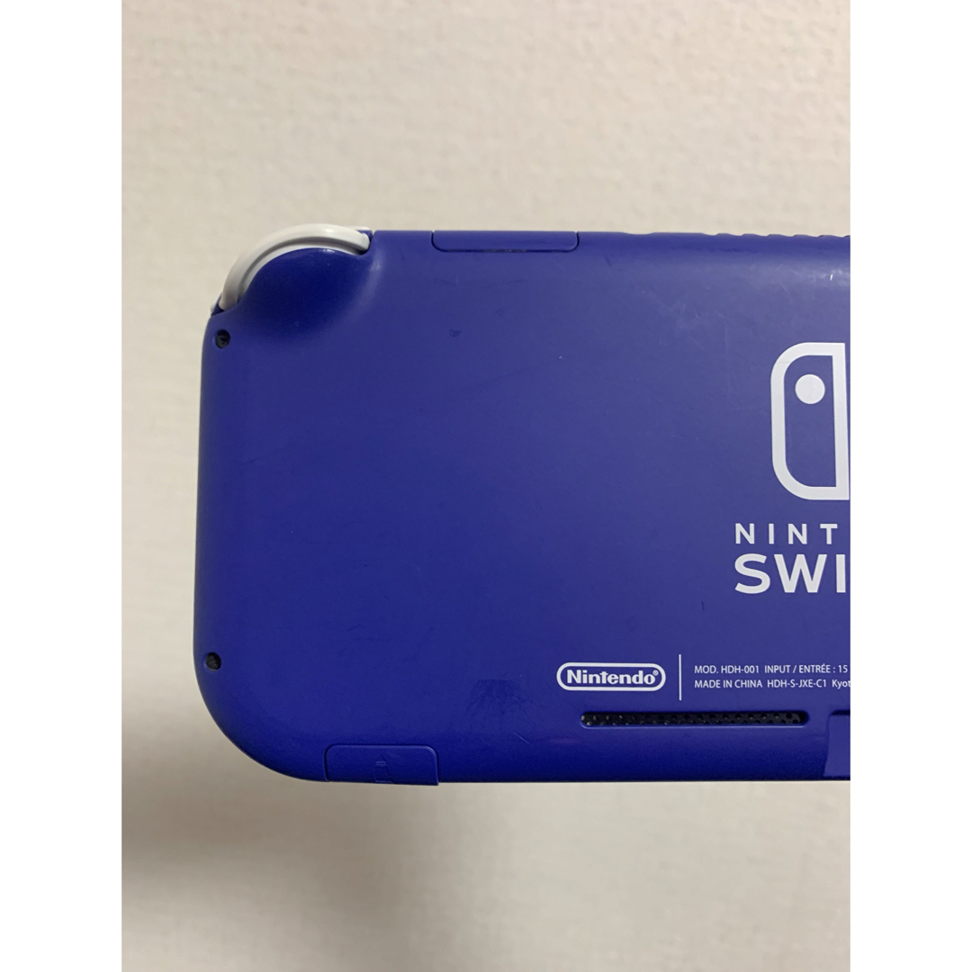 Nintendo Switch(ニンテンドースイッチ)のSwitchライト本体 ブルー おまけ2点付き♪ エンタメ/ホビーのゲームソフト/ゲーム機本体(携帯用ゲーム機本体)の商品写真