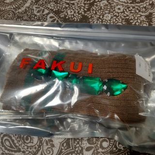 ファクイ(FAKUI)の✨新品✨FAKUIビジューつきソックス(ソックス)