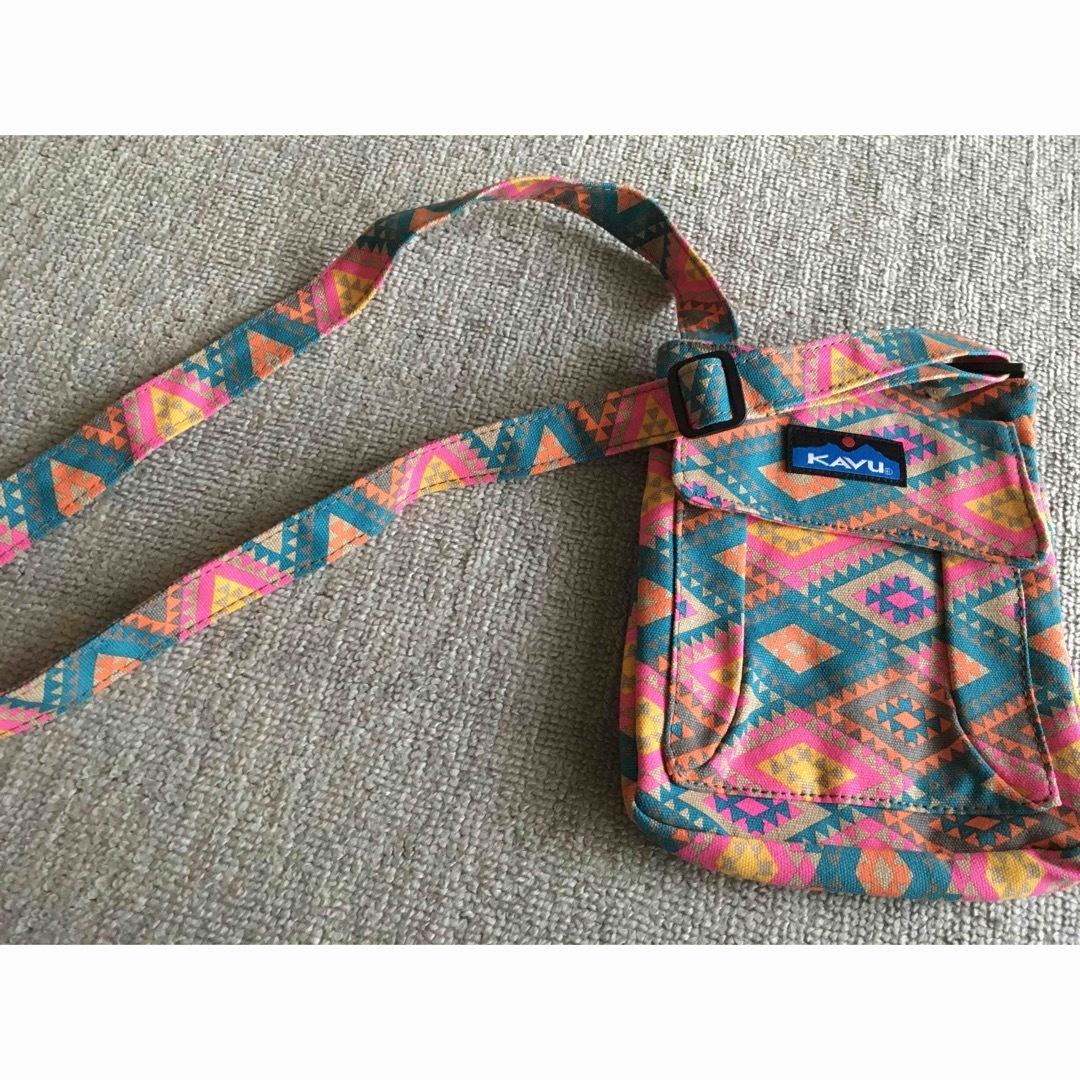 KAVU(カブー)の新品・KAVU★カブーショルダーバッグ★キーパー★ダイヤモンドカーペット★総柄 レディースのバッグ(ショルダーバッグ)の商品写真