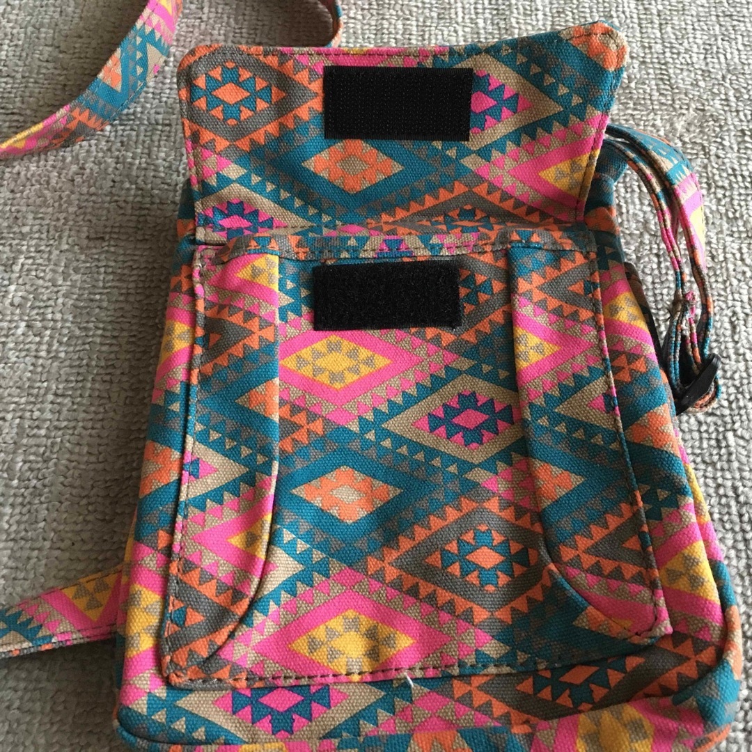 KAVU(カブー)の新品・KAVU★カブーショルダーバッグ★キーパー★ダイヤモンドカーペット★総柄 レディースのバッグ(ショルダーバッグ)の商品写真