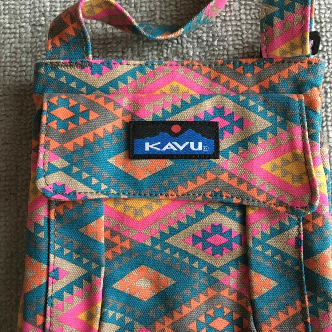 KAVU(カブー)の新品・KAVU★カブーショルダーバッグ★キーパー★ダイヤモンドカーペット★総柄 レディースのバッグ(ショルダーバッグ)の商品写真