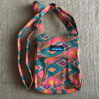 新品・KAVU★カブーショルダーバッグ★キーパー★ダイヤモンドカーペット★総柄