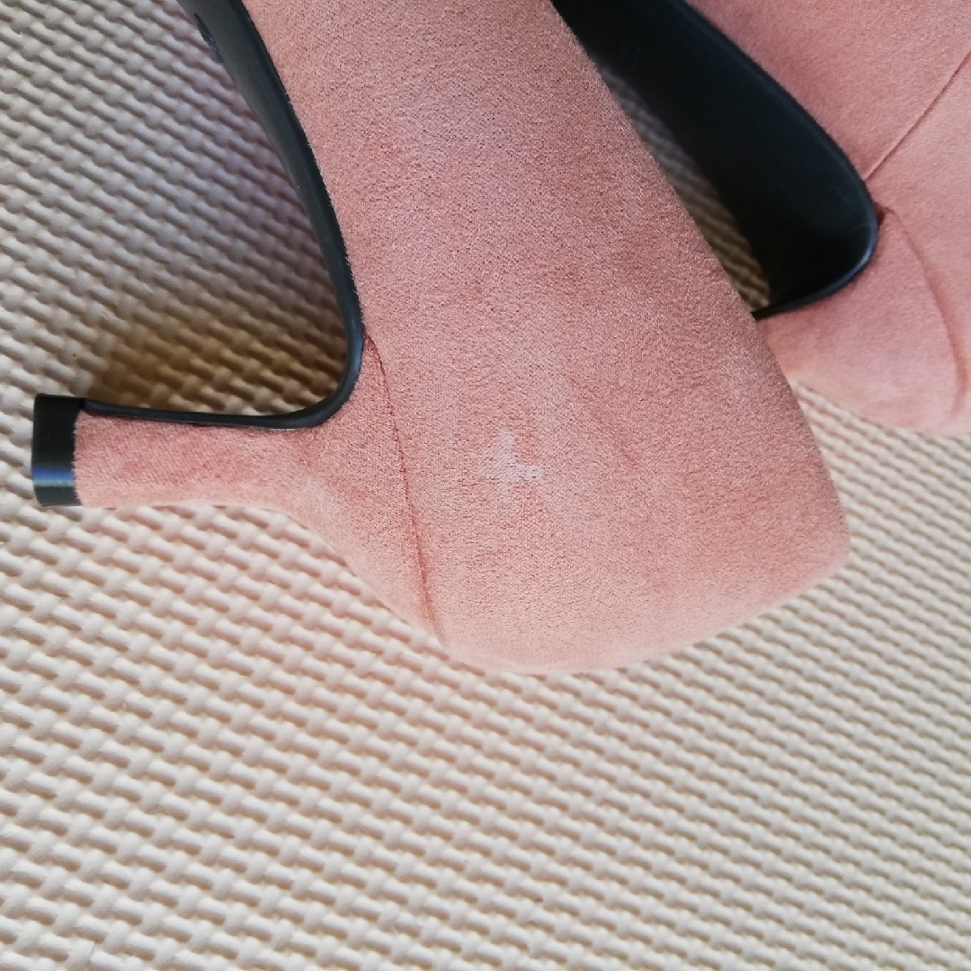 GU(ジーユー)の【新品未使用】GU  マシュマロパンプスライトオレンジ ほぼピンク 23センチ レディースの靴/シューズ(ハイヒール/パンプス)の商品写真