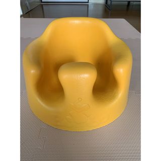 バンボ(Bumbo)の【美品】Bumbo ベビーソファー　ミモザ(ベルト付)(その他)